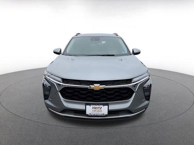 used 2025 Chevrolet Trax car, priced at $19,539