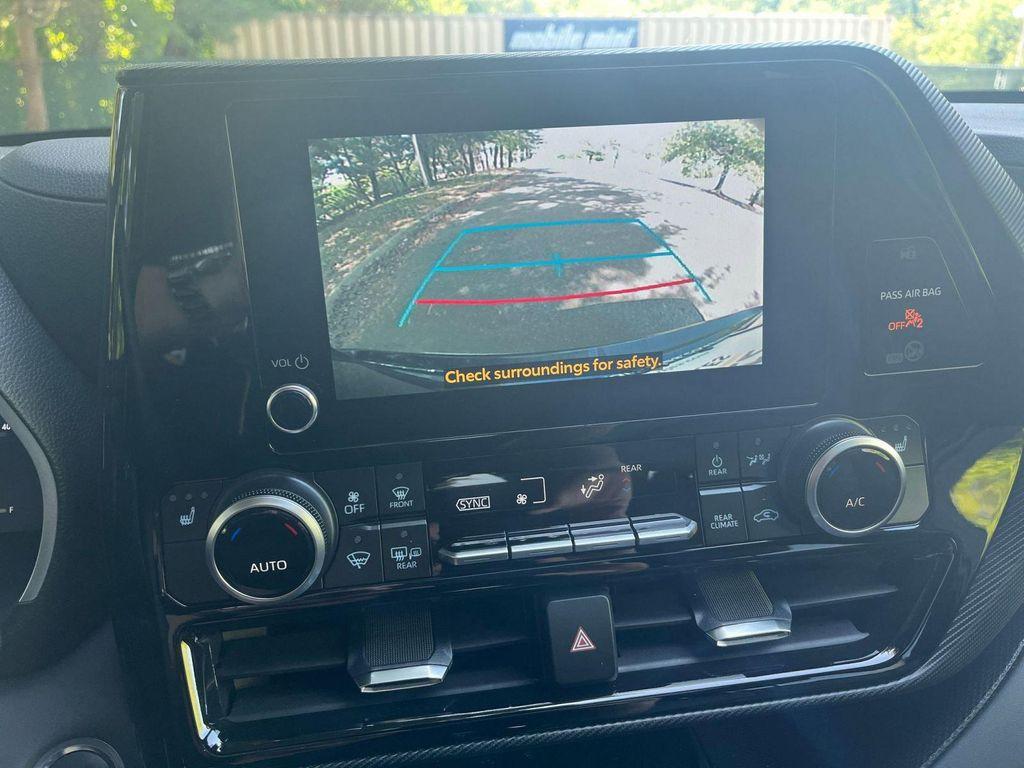 used 2025 Toyota Highlander car, priced at $41,598