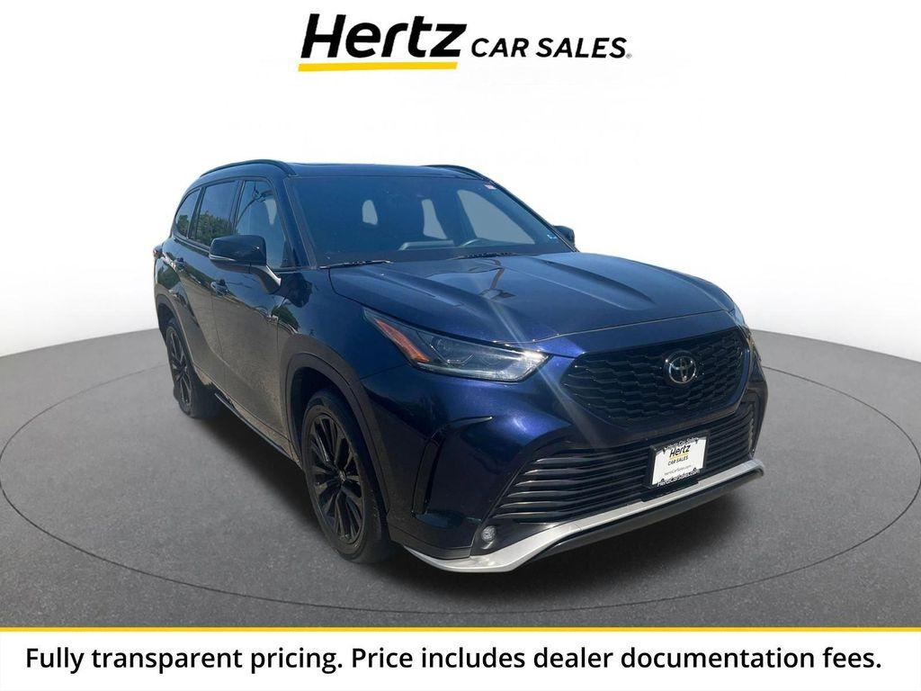used 2025 Toyota Highlander car, priced at $41,598
