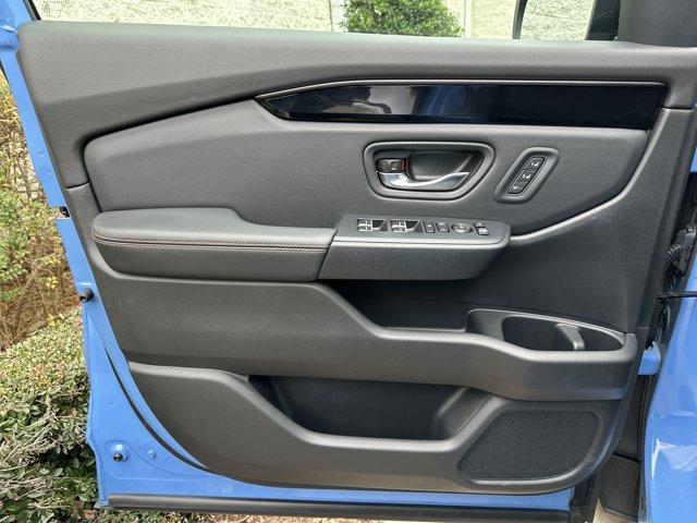 used 2025 Honda Pilot car, priced at $45,981