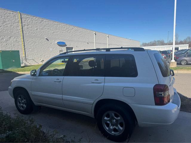 used 2004 Toyota Highlander car, priced at $10,982