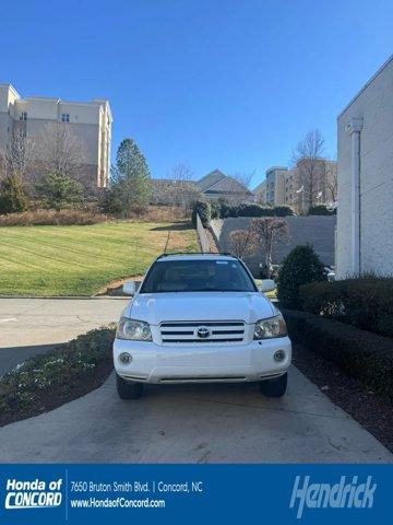 used 2004 Toyota Highlander car, priced at $10,982