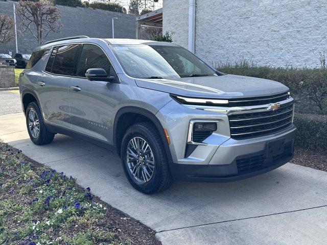 used 2024 Chevrolet Traverse car, priced at $37,182