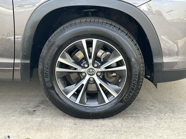 used 2018 Toyota Highlander car, priced at $18,982