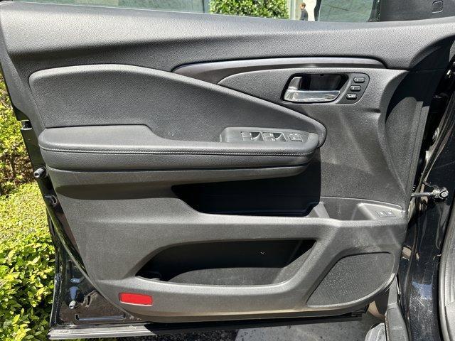 used 2022 Honda Pilot car, priced at $30,781