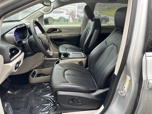 used 2024 Chrysler Pacifica car, priced at $26,982