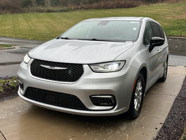 used 2024 Chrysler Pacifica car, priced at $26,982
