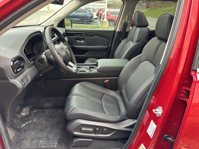 new 2025 Honda Pilot car, priced at $51,045