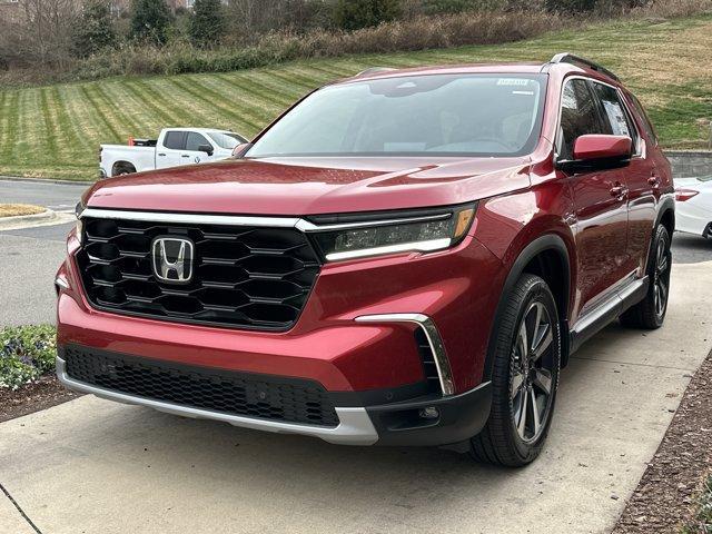 new 2025 Honda Pilot car, priced at $51,045