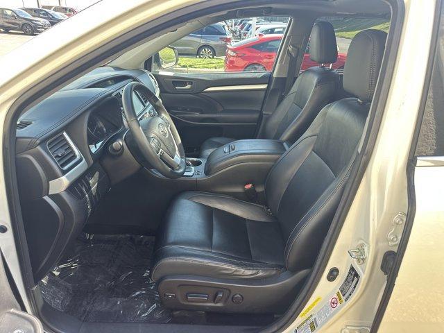 used 2014 Toyota Highlander car, priced at $17,781