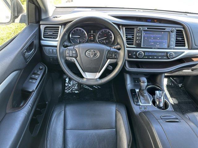 used 2014 Toyota Highlander car, priced at $17,781