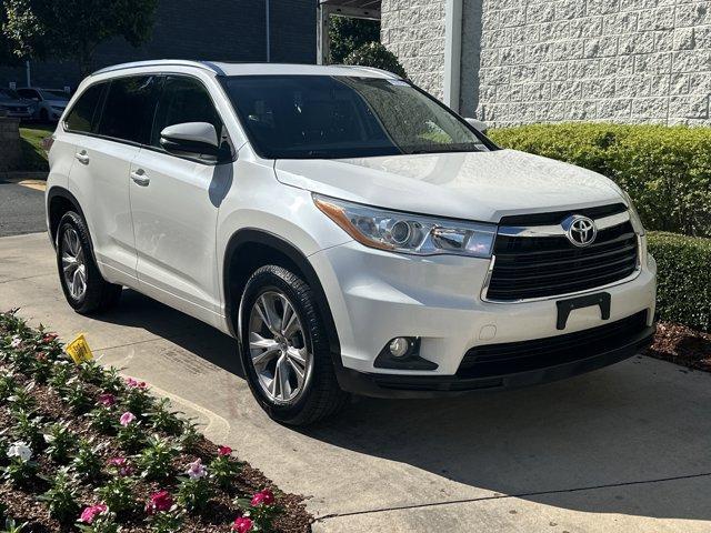 used 2014 Toyota Highlander car, priced at $17,781