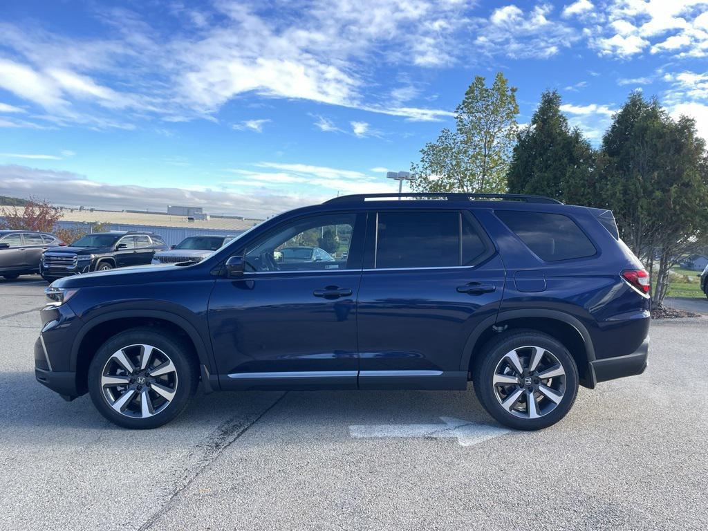new 2025 Honda Pilot car, priced at $47,490