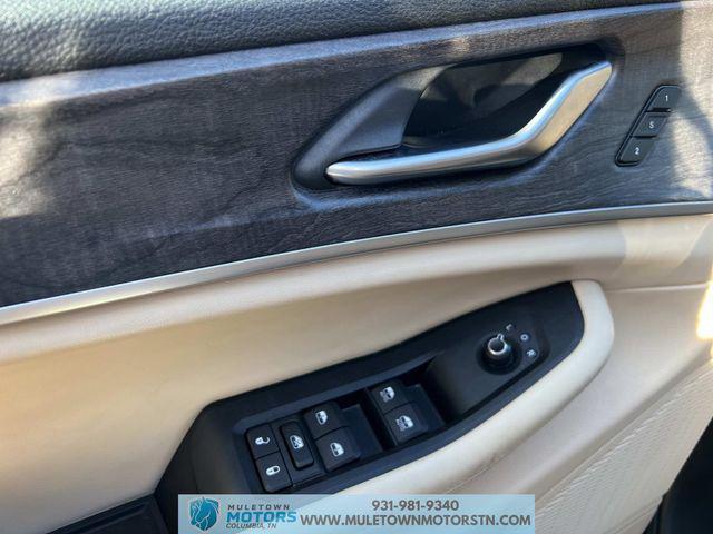 used 2024 Jeep Grand Cherokee car, priced at $34,900