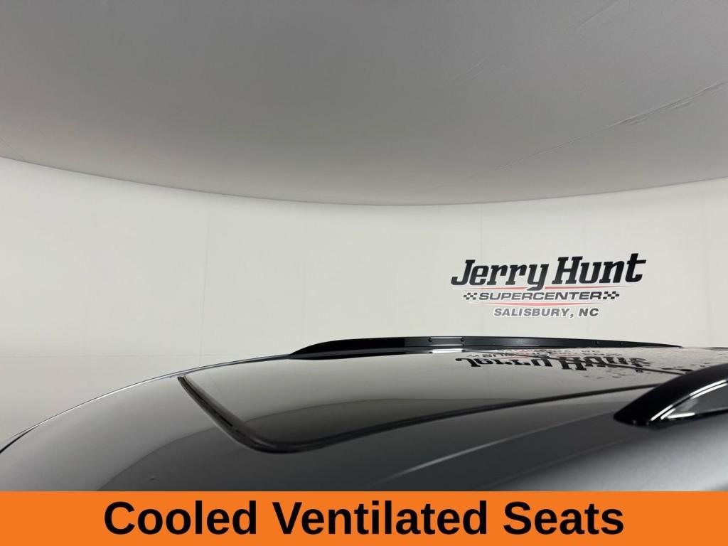 used 2024 Cadillac XT6 car, priced at $41,345