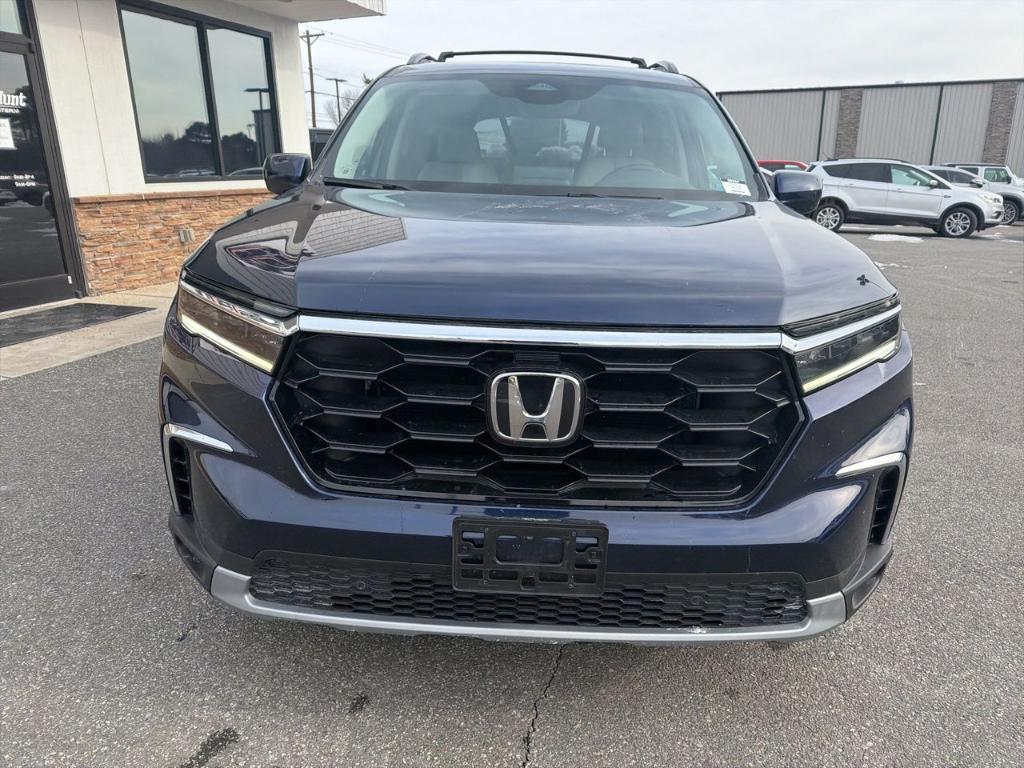 used 2023 Honda Pilot car, priced at $38,900