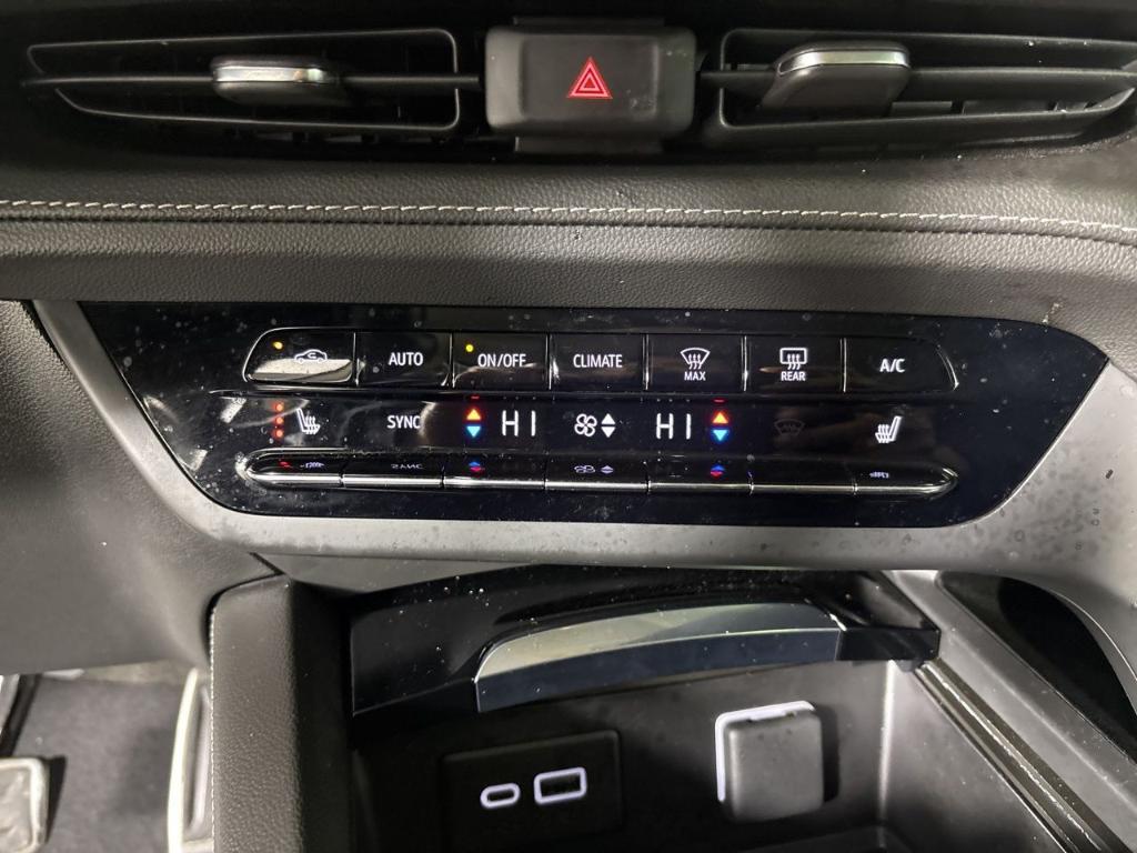 used 2023 Buick Envision car, priced at $25,999