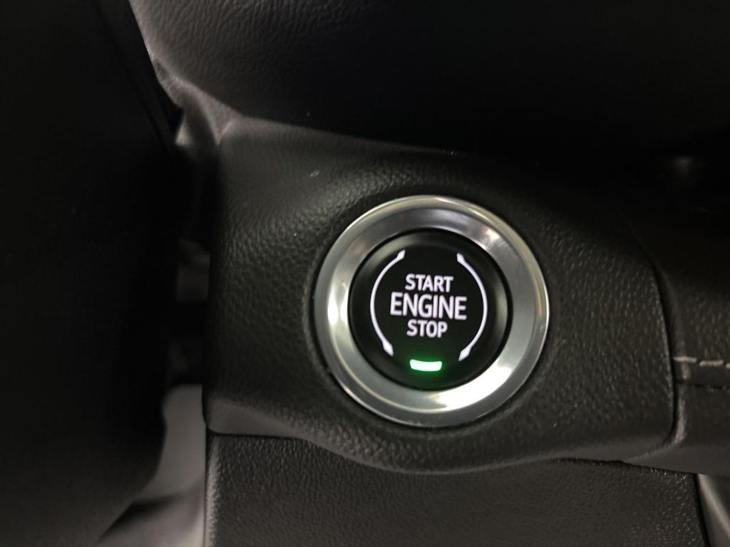 used 2023 Buick Envision car, priced at $25,999