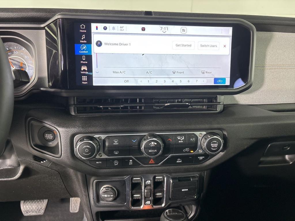 used 2025 Jeep Gladiator car, priced at $33,999