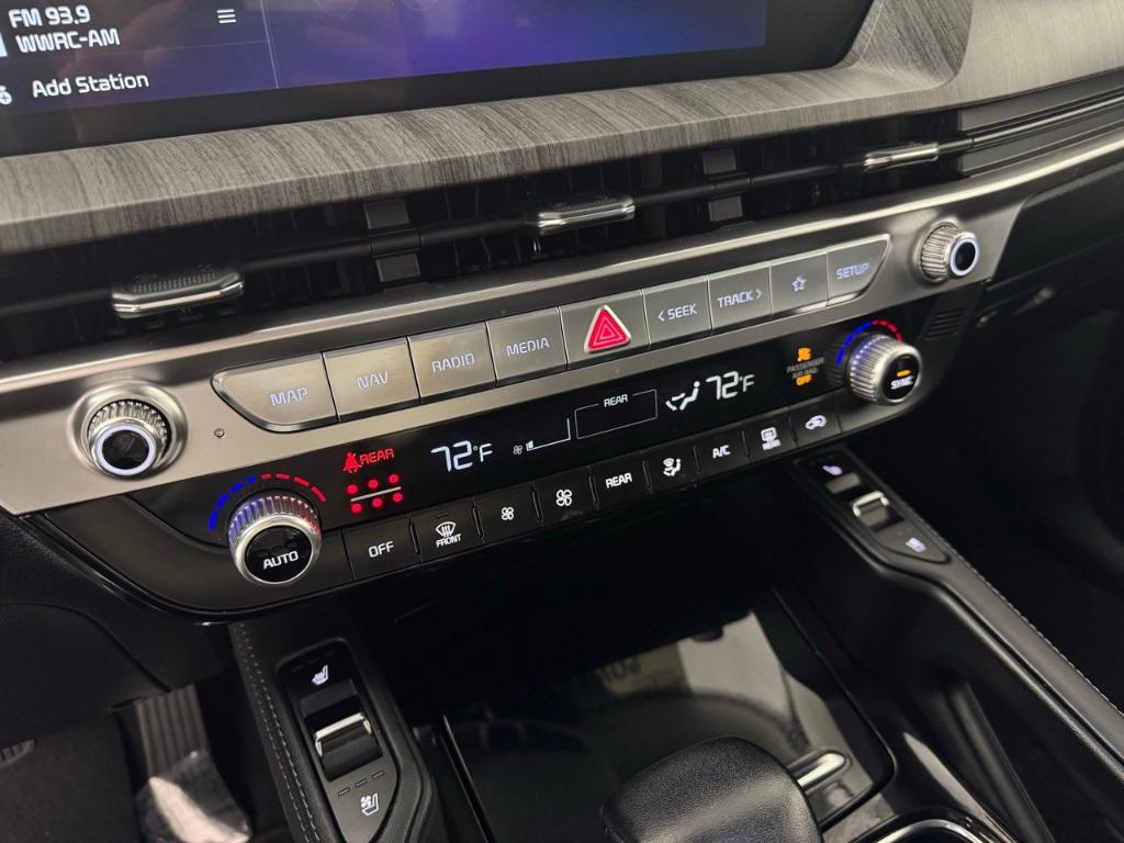 used 2024 Kia Telluride car, priced at $35,000