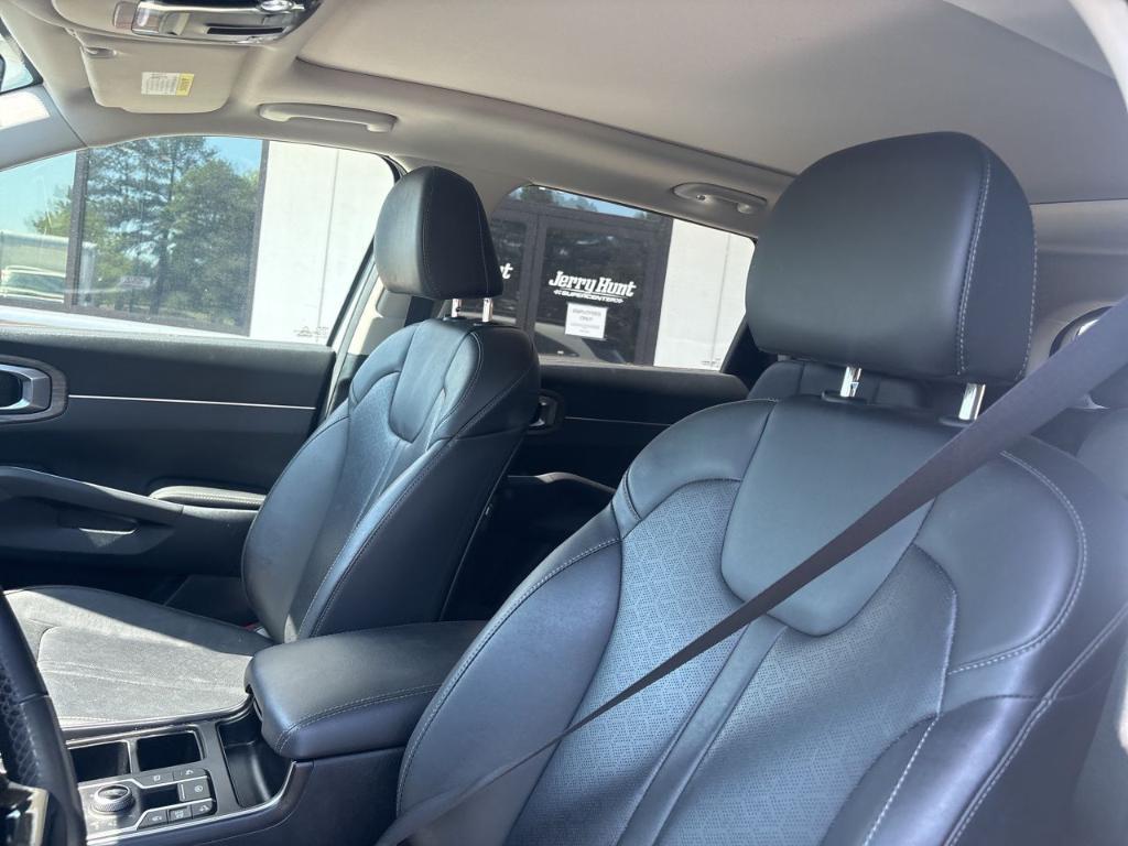 used 2023 Kia Sorento car, priced at $30,800