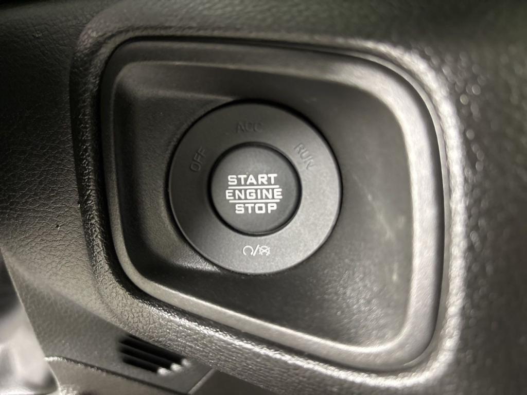 used 2025 Jeep Gladiator car, priced at $35,299