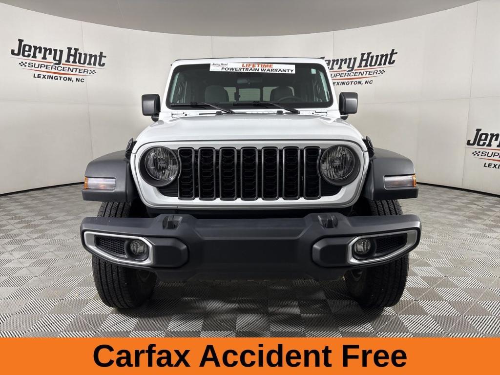 used 2025 Jeep Gladiator car, priced at $35,299