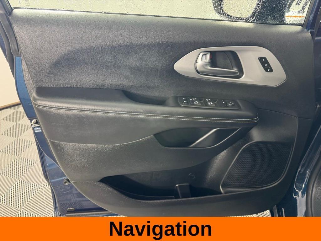 used 2025 Chrysler Pacifica car, priced at $33,600