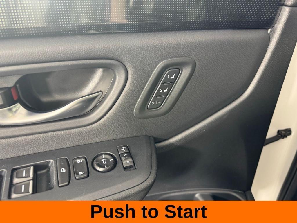 used 2025 Honda Pilot car, priced at $43,099