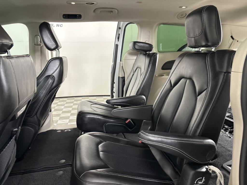 used 2023 Chrysler Pacifica car, priced at $22,789