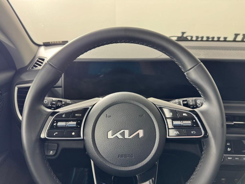 used 2025 Kia Seltos car, priced at $23,100