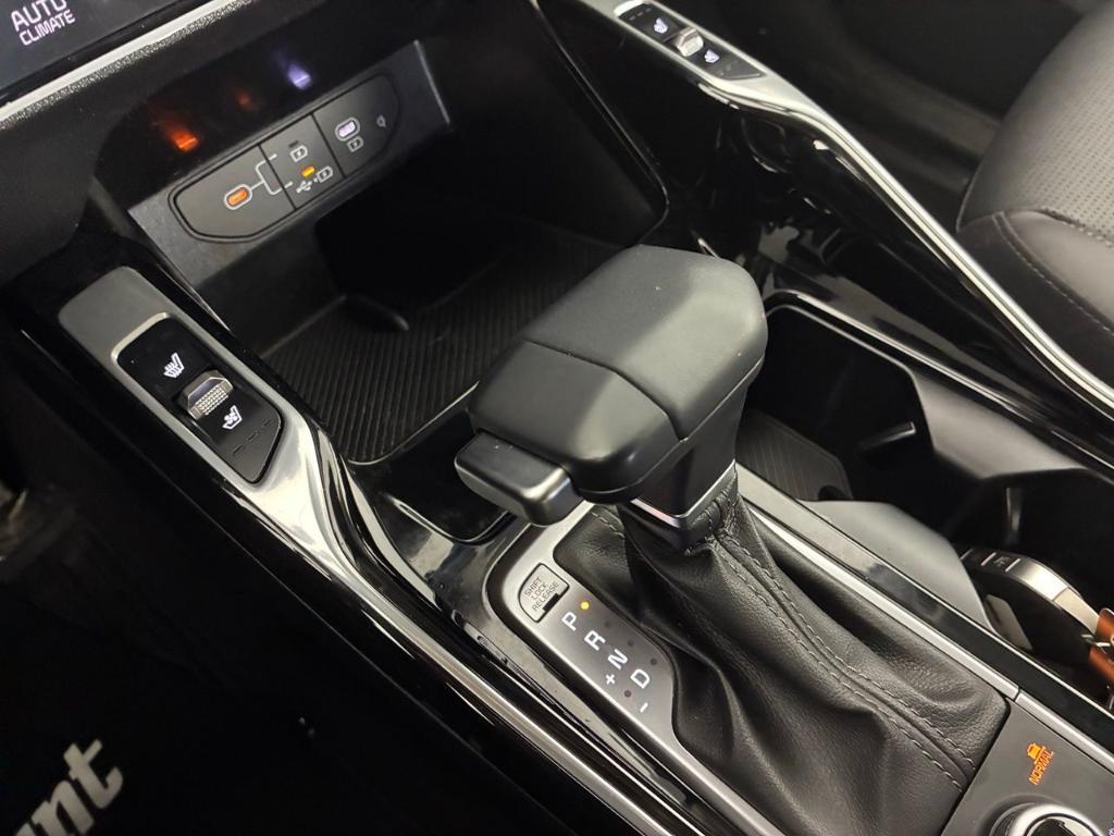 used 2025 Kia Sorento car, priced at $35,500