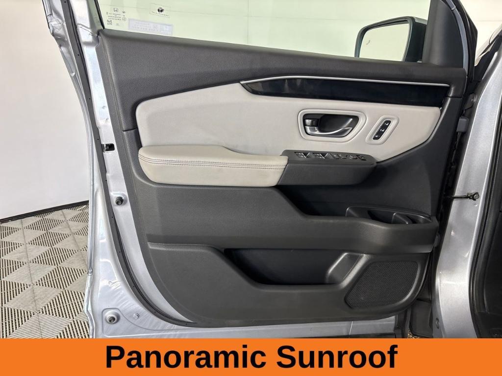 used 2023 Honda Pilot car, priced at $39,123
