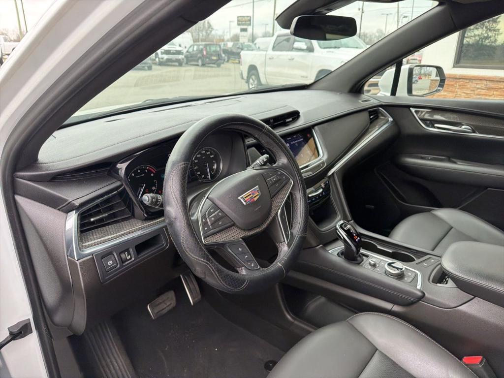 used 2022 Cadillac XT5 car, priced at $32,888
