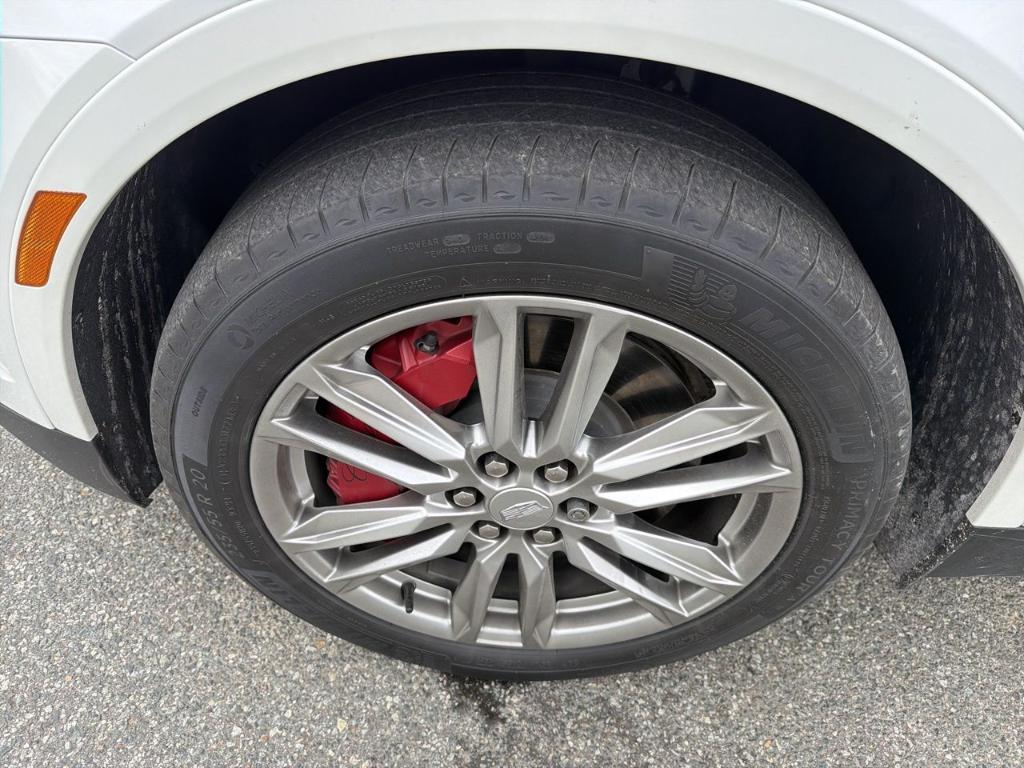 used 2022 Cadillac XT5 car, priced at $32,888