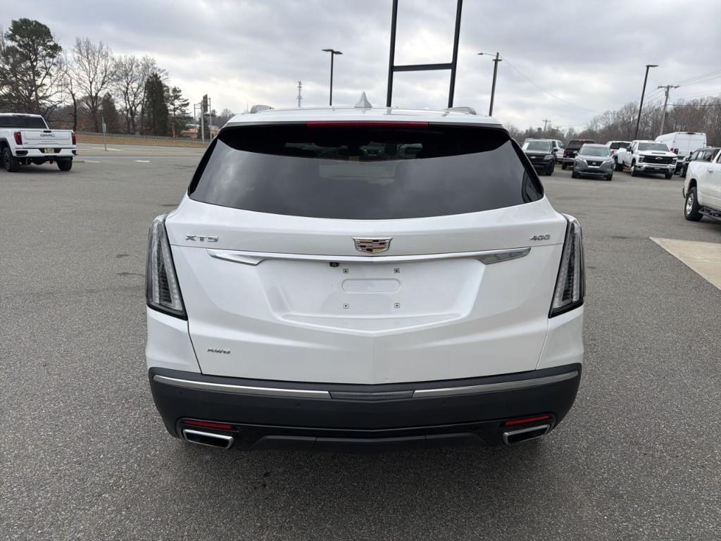 used 2022 Cadillac XT5 car, priced at $32,888