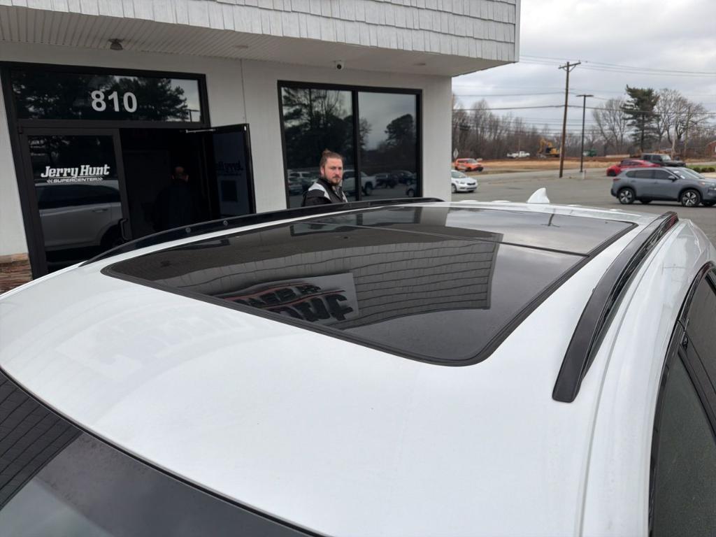 used 2022 Cadillac XT5 car, priced at $32,888