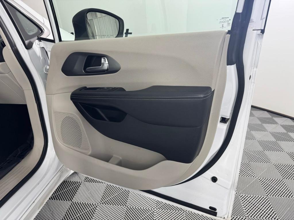 used 2023 Chrysler Pacifica car, priced at $23,400