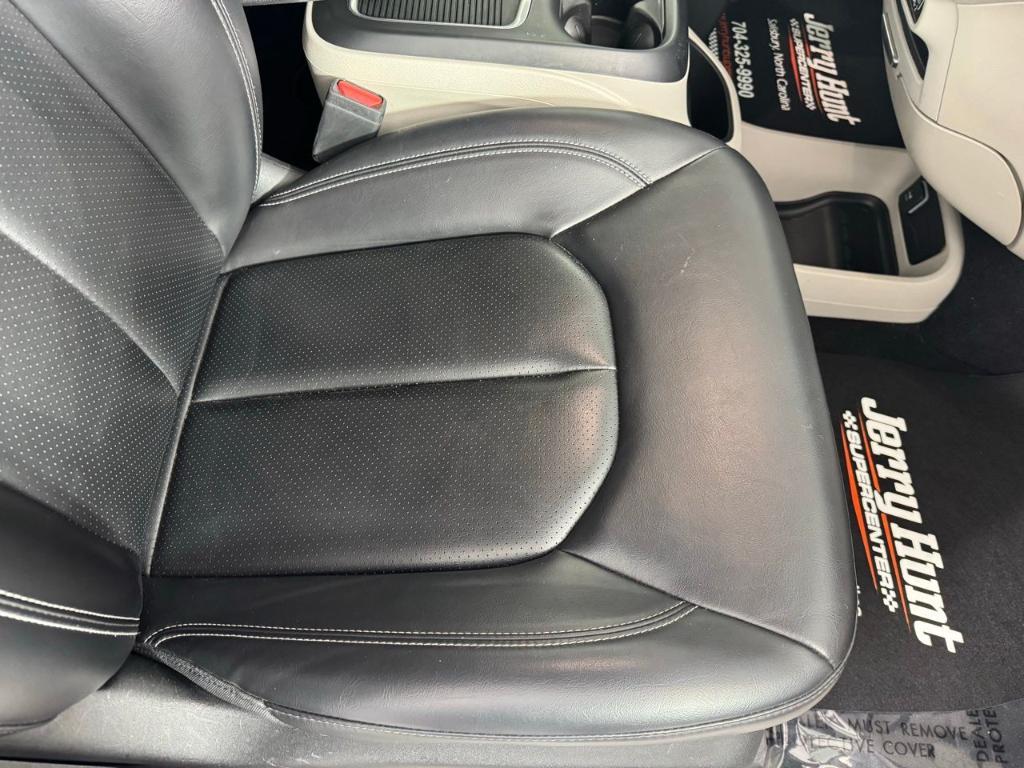 used 2023 Chrysler Pacifica car, priced at $23,400