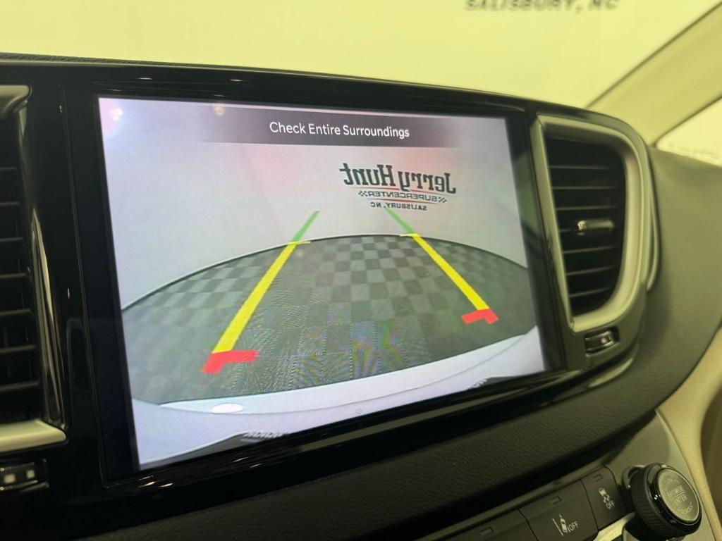 used 2023 Chrysler Pacifica car, priced at $23,400