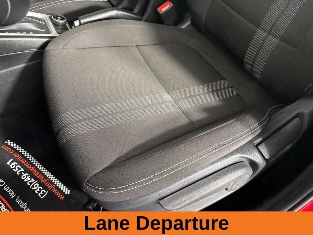 used 2025 Hyundai Venue car, priced at $18,800