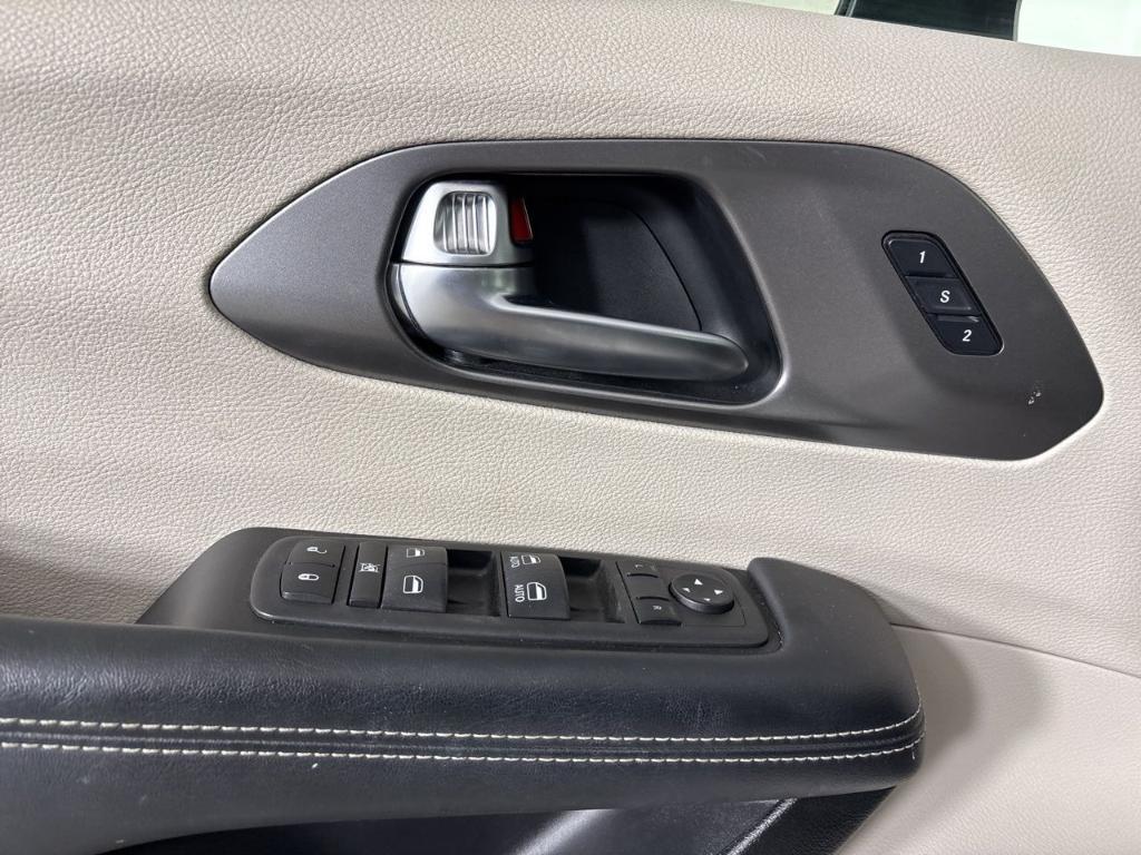 used 2023 Chrysler Pacifica car, priced at $22,999