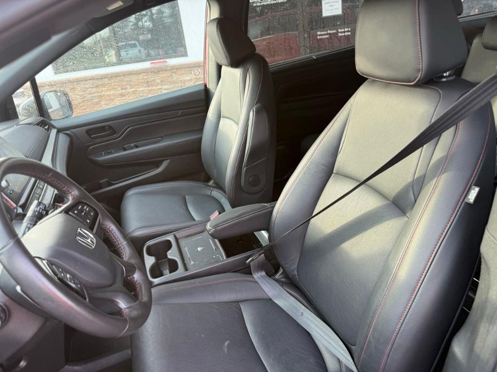 used 2025 Honda Odyssey car, priced at $37,788