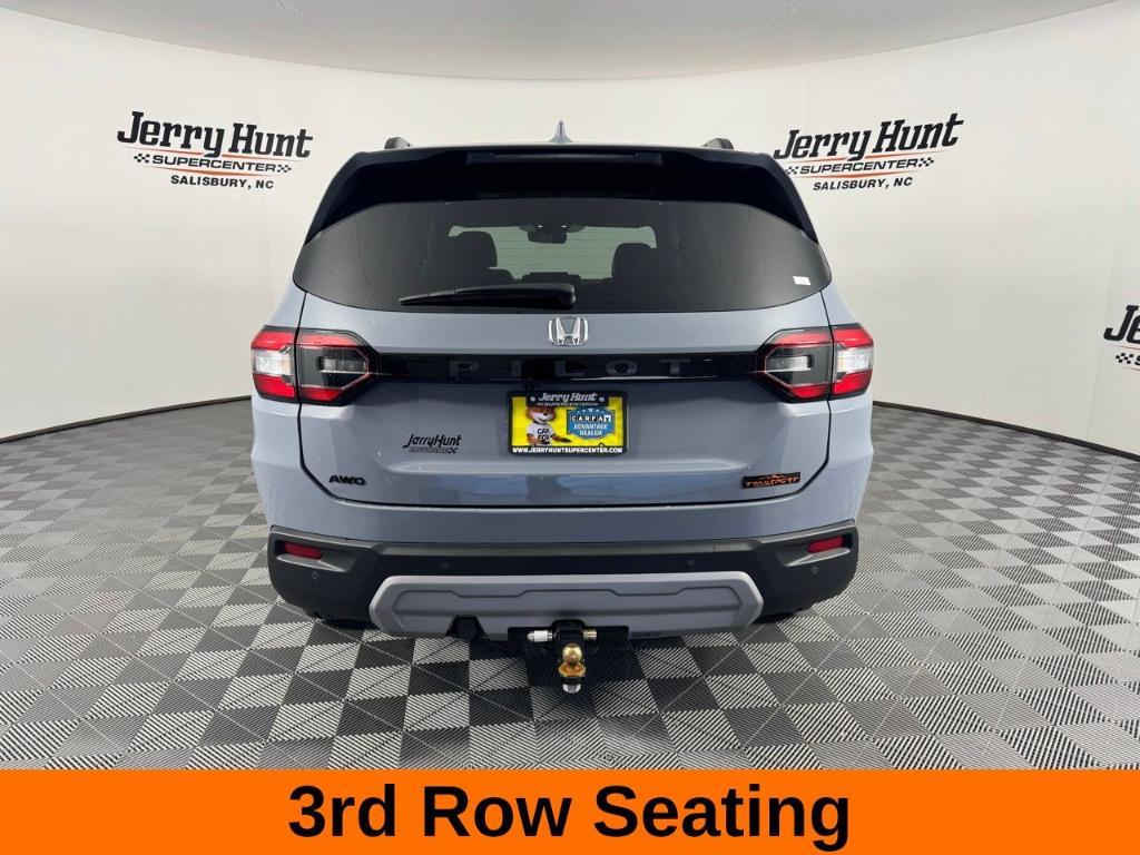 used 2025 Honda Pilot car, priced at $40,100