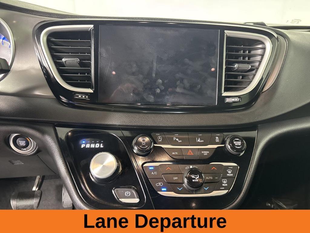 used 2025 Chrysler Pacifica car, priced at $30,988