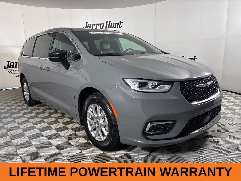 used 2025 Chrysler Pacifica car, priced at $30,988