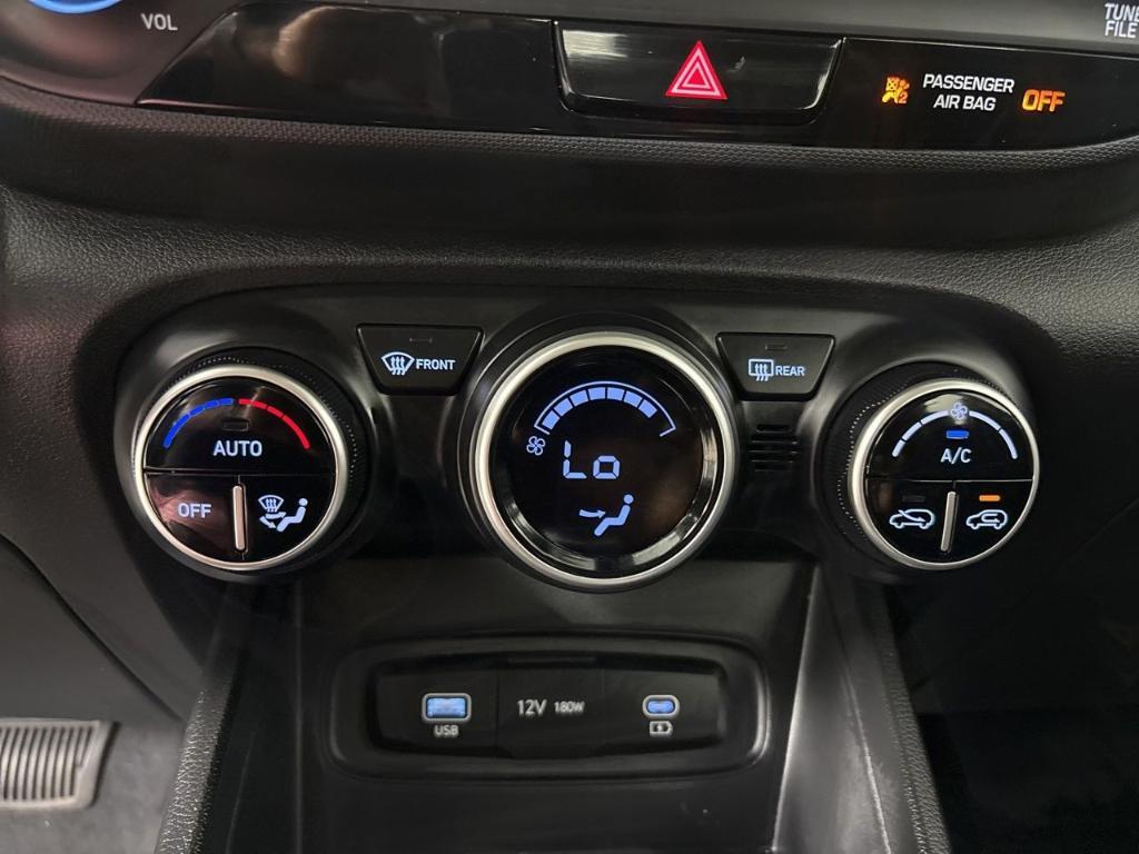 used 2025 Hyundai Venue car, priced at $18,999