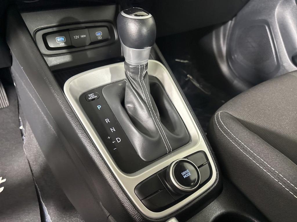 used 2025 Hyundai Venue car, priced at $18,999