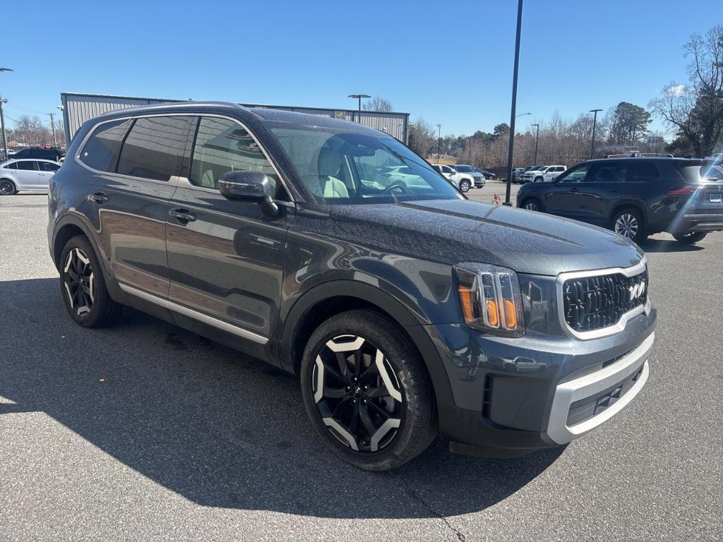 used 2024 Kia Telluride car, priced at $33,581