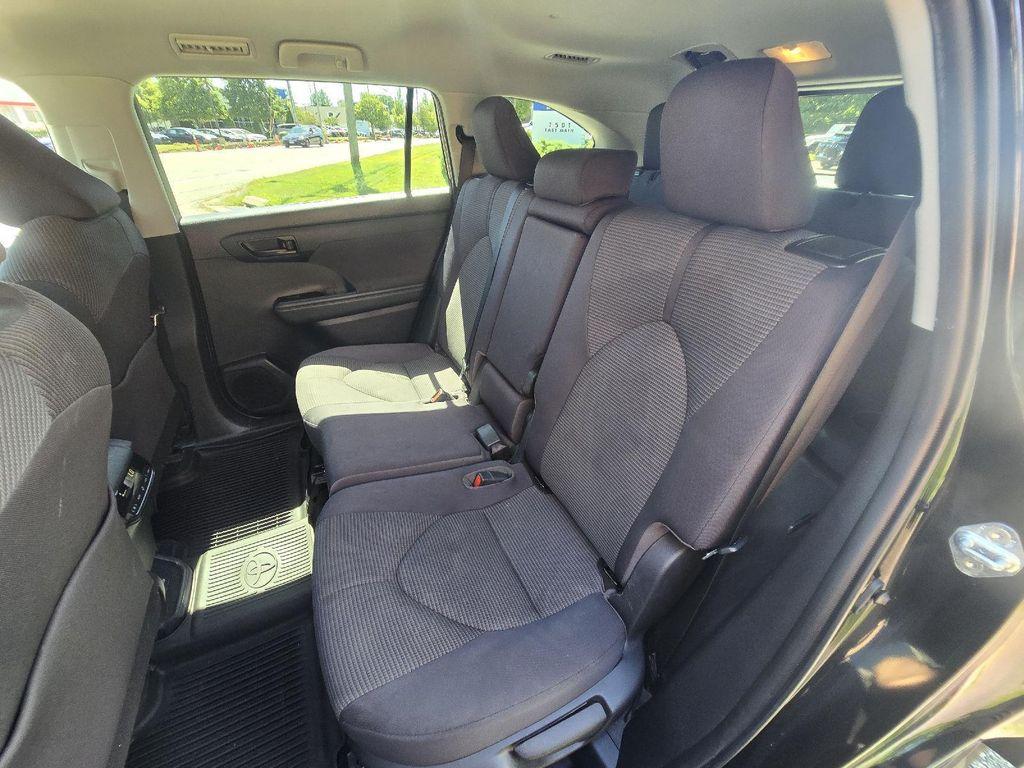 used 2022 Toyota Highlander car, priced at $30,900